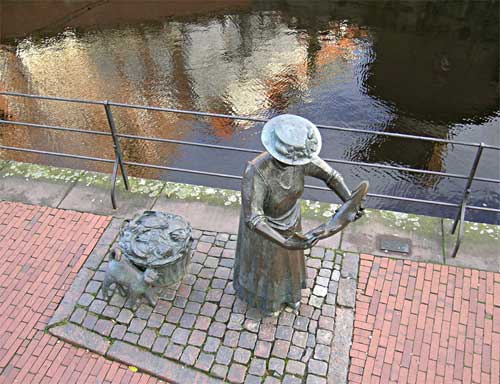 Bild der Mutter Flint am Stader Fischmarkt